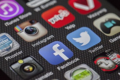 choisir sa communication et les réseaux sociaux - plus qu'un site
